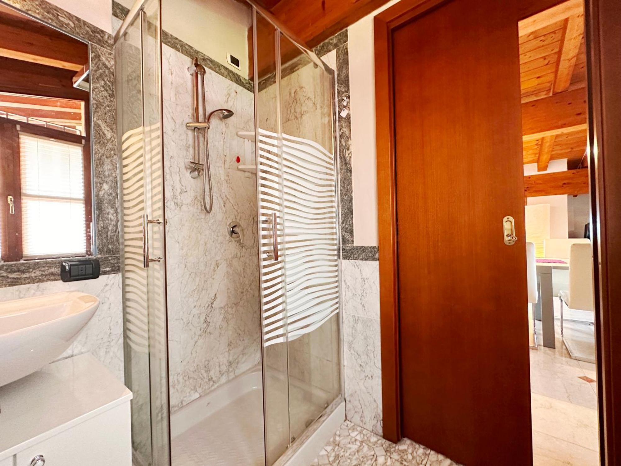 Loft Gardasee Lonato Luaran gambar