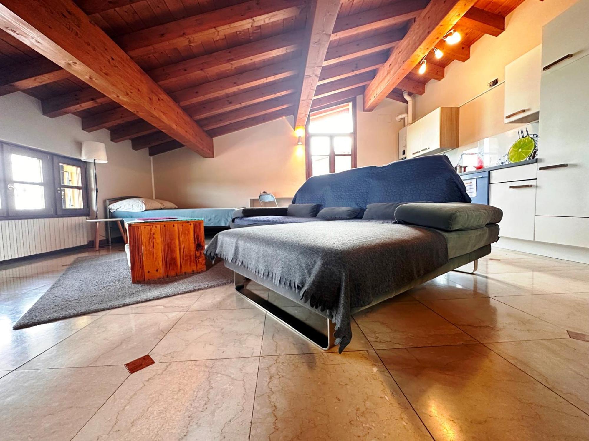 Loft Gardasee Lonato Luaran gambar